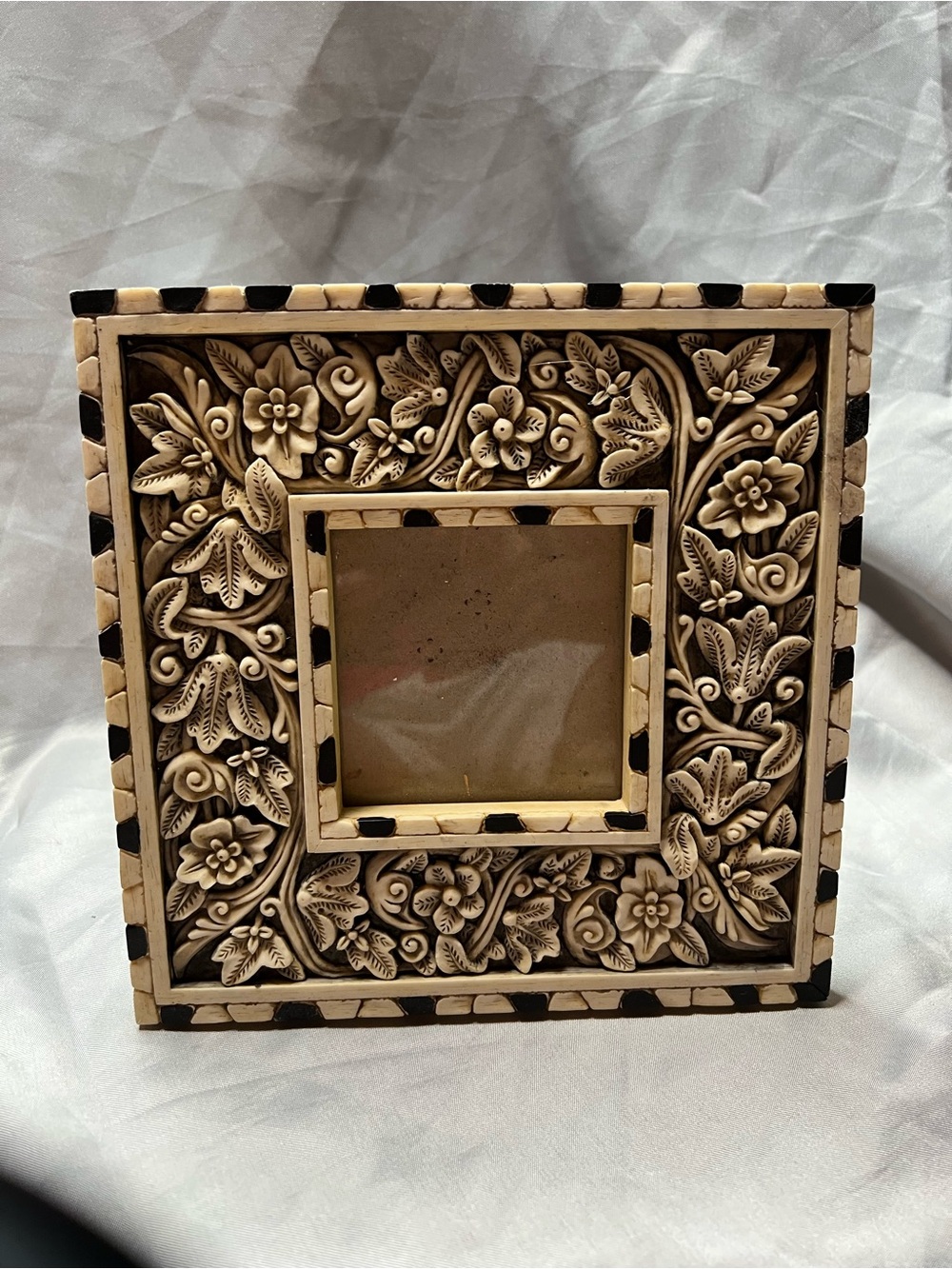 Ornate Floral Resin Raised Relief Frame Black/Cream Square 4x4 Clear Glass 6x6